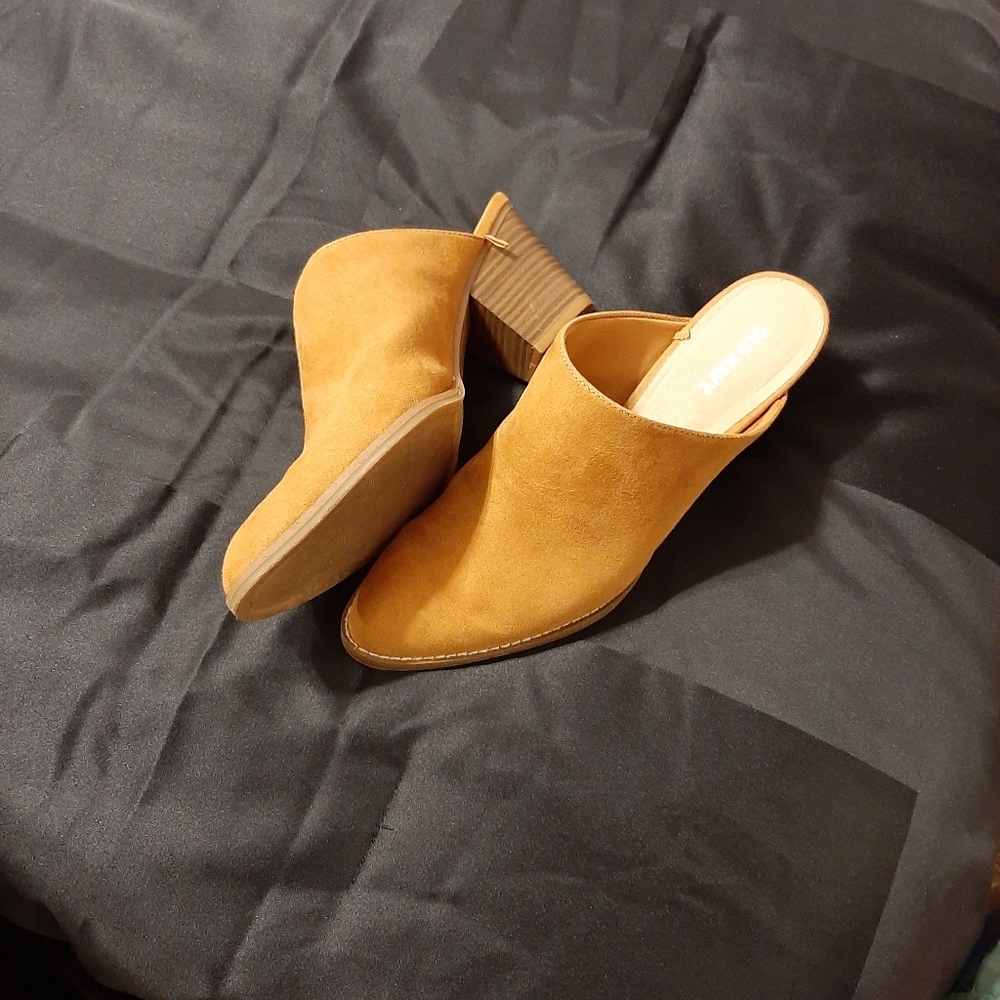Ladies mule